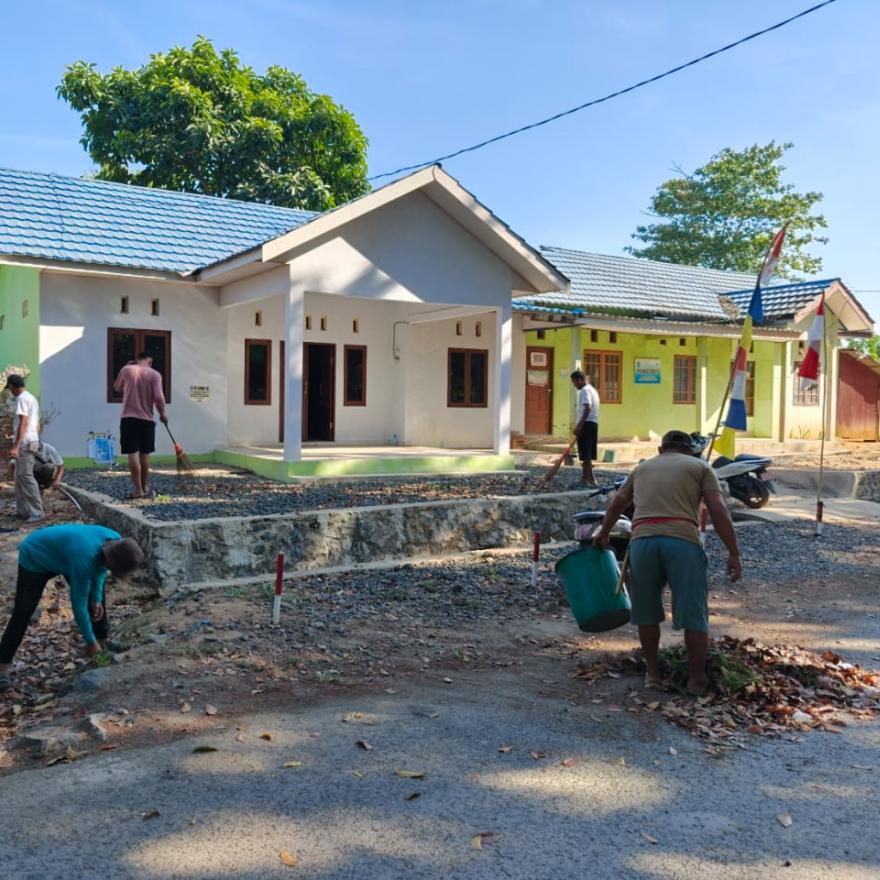 Jumat Bersih, Pemdes Gunung Ulin Perkuat Persiapan Lomba PHBS Tingkat Provinsi